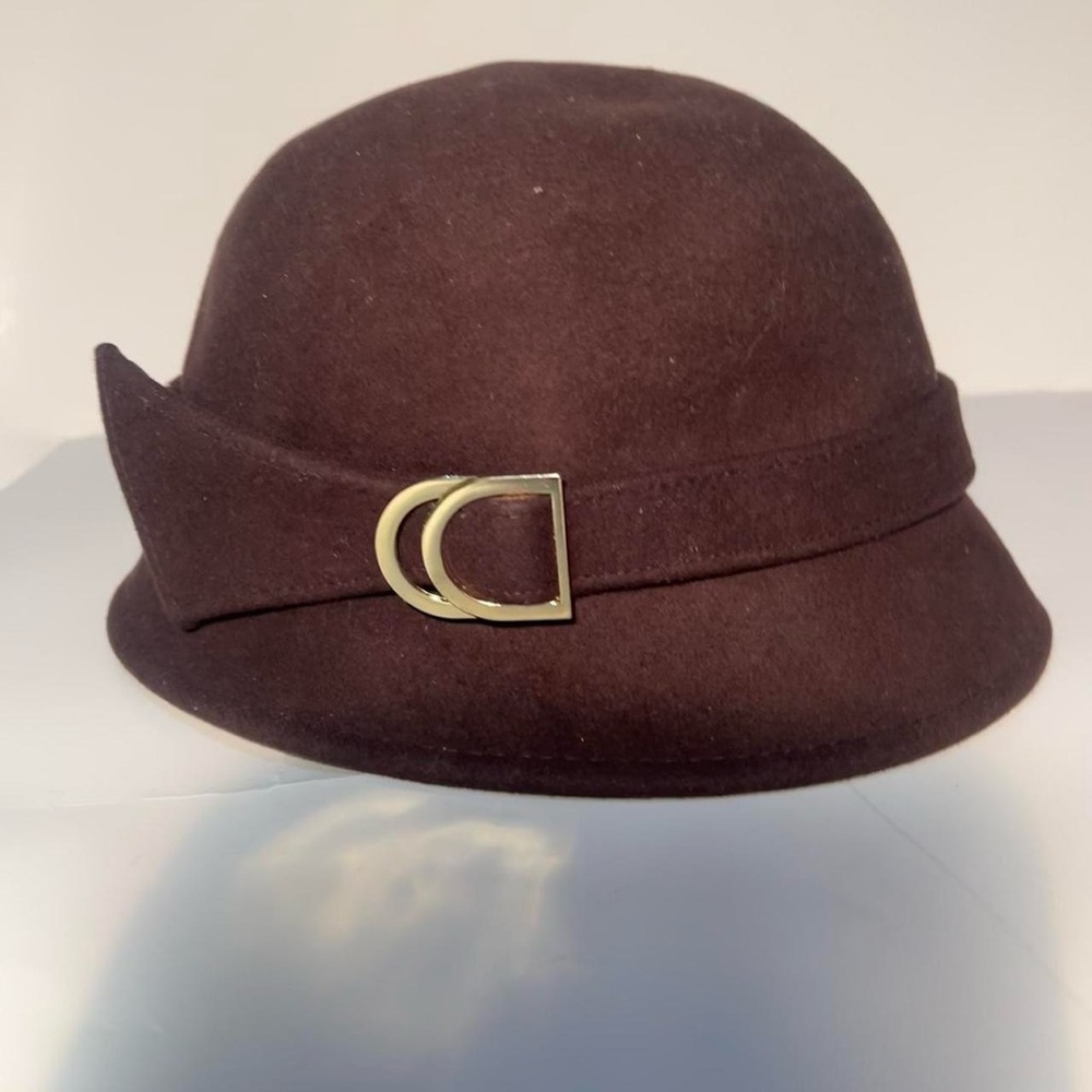 Brown vintage bucket hat gold buckles